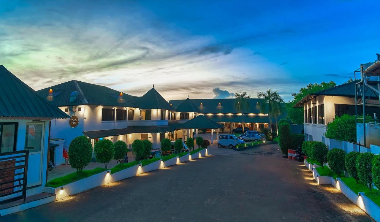 Contour Backwaters Hotel Resort & Convention Centre Rāmankari Exterior foto