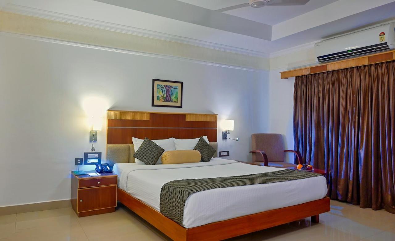 Contour Backwaters Hotel Resort & Convention Centre Rāmankari Exterior foto